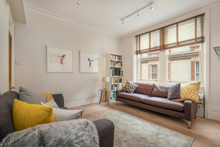 1 Bedroom Flat To Rent In Charing Cross Road, London, WC2H