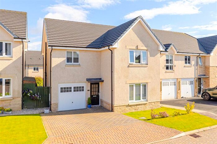 4 Bedroom Detached House For Sale In Mossend Place, West Calder, EH55