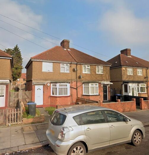 3 Bedroom Property To Rent In Green Street, Enfield, EN3