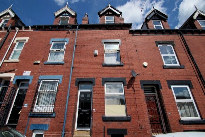 6 Bedroom Terraced House To Rent In Harold Terrace, Hyde Park, Leeds, LS6