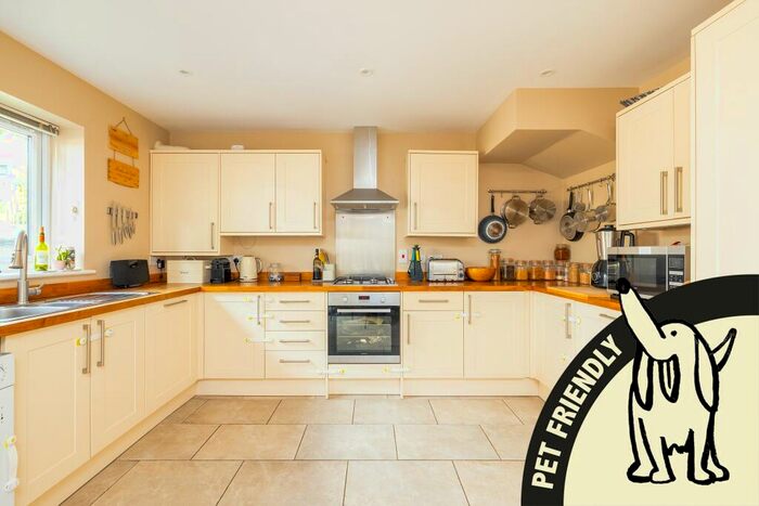 4 Bedroom Town House To Rent In Crews Hole Road, St. George, Bristol, BS5