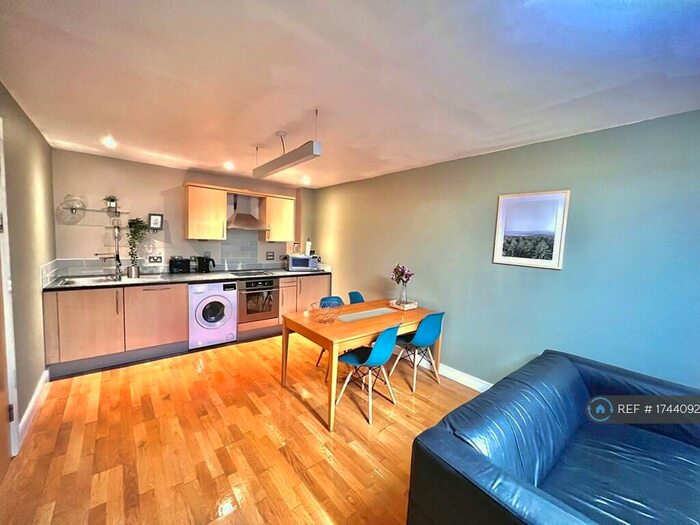 1 Bedroom Flat To Rent In Thomas Court, Bristol, BS1