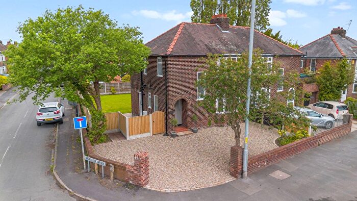 3 Bedroom Semi-Detached House For Sale In Warrington Road, Penketh, WA5