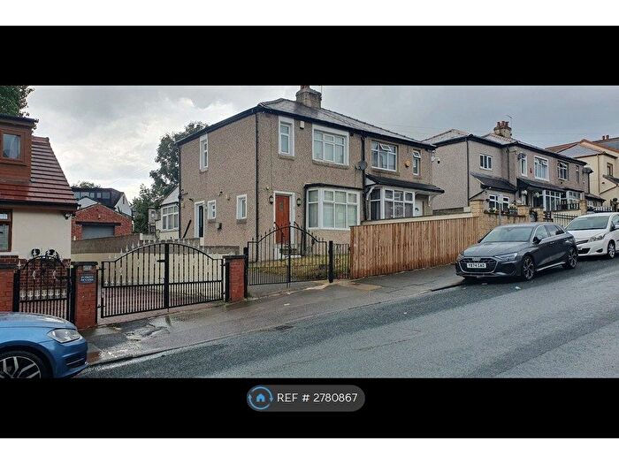 3 Bedroom Semi-Detached House To Rent In St. Leonards Road, Bradford, BD8