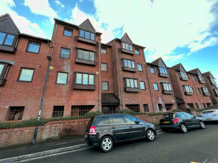 Studio To Rent In Chester Court, Victoria Avenue, Redfield, Bristol, BS5