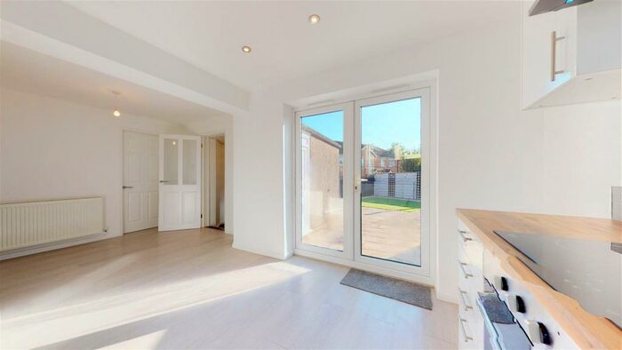 2 Bedroom House To Rent In Hazel Road, Penarth, CF64