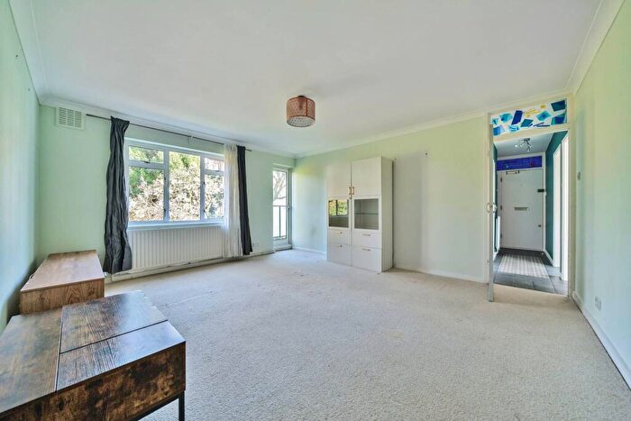 2 Bedroom Flat To Rent In River View Heights, Woolwich, London, SE18