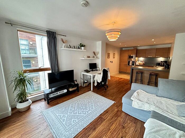 2 Bedroom Apartment For Sale In Vallea Court, Red Bank, M4
