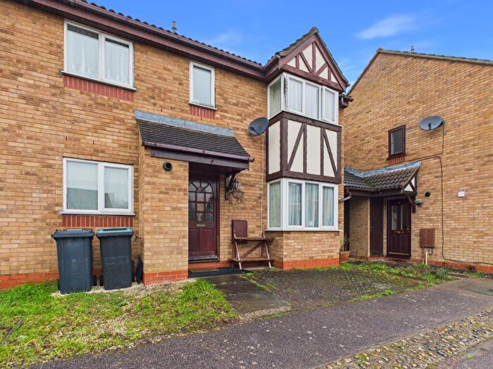 2 Bedroom Cluster House For Sale In Bunyan Road, Biggleswade, SG18