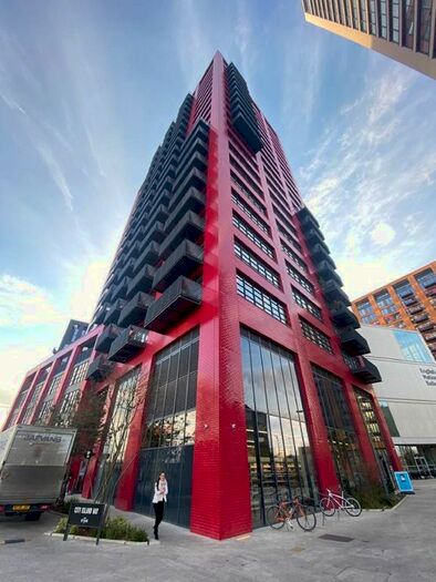 Studio To Rent In City Island Way, London E14