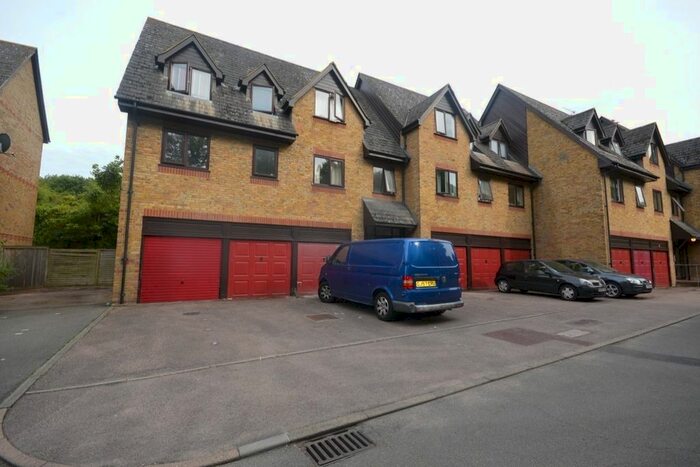 1 Bedroom Flat To Rent In Downs Court, Commonside Close, Sutton, SM2