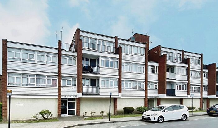 1 Bedroom Flat To Rent In Chichester Court, Whitchurch Lane, Edgware, HA8