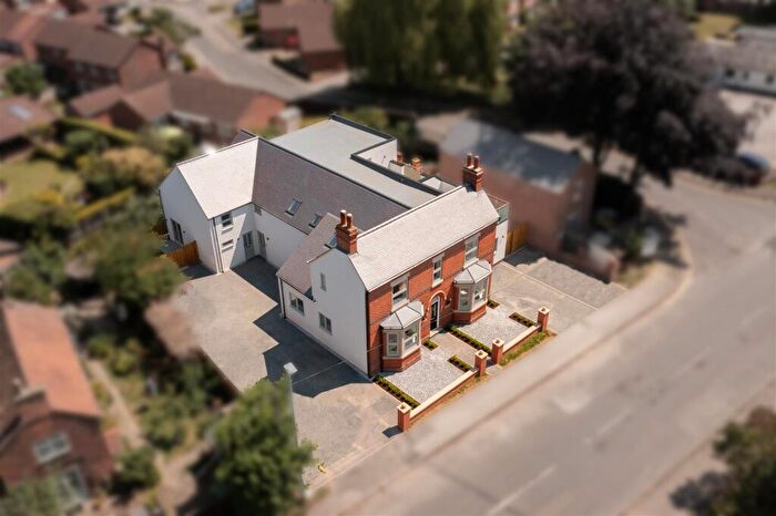 2 Bedroom Flat To Rent In Station Road, Lowdham, Nottingham, NG14