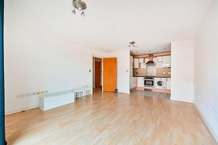 1 Bedroom Flat To Rent In The Bittoms, Kingston, Kingston Upon Thames, KT1