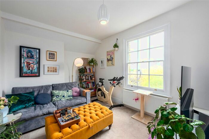 2 Bedroom Flat To Rent In Sheen Road, Richmond, TW9