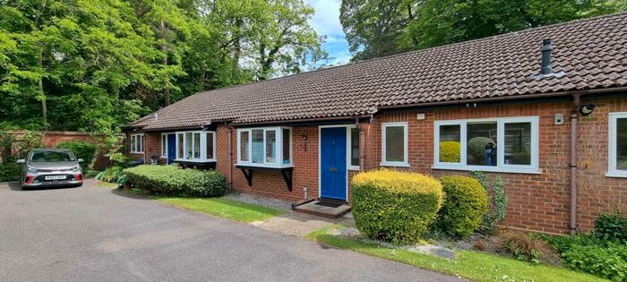 2 Bedroom Bungalow To Rent In Victoria Hill Road, GU51