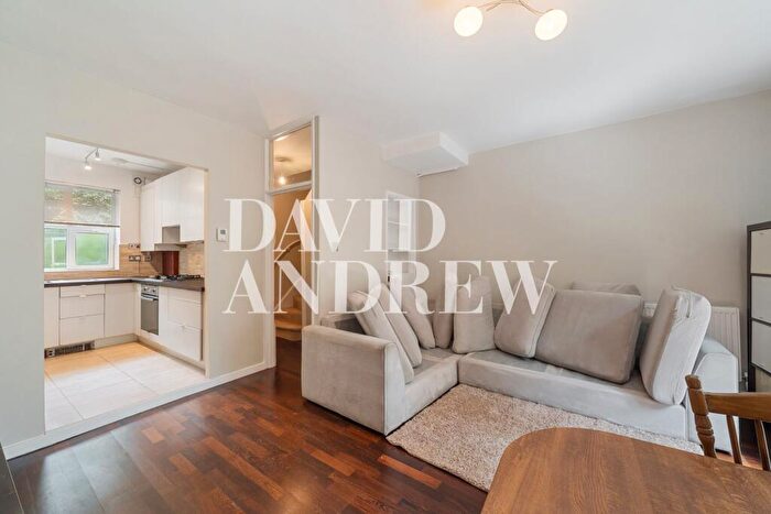 2 Bedroom Flat To Rent In Avenell Road, Aubert Court Avenell Road, N5