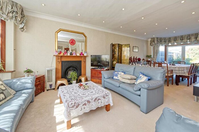 5 Bedroom Detached House For Sale In Vaughan Avenue, Hendon, London, NW4