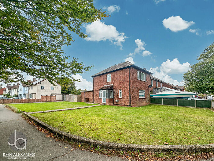 3 Bedroom Semi-Detached House For Sale In Eldred Avenue, Colchester, CO2