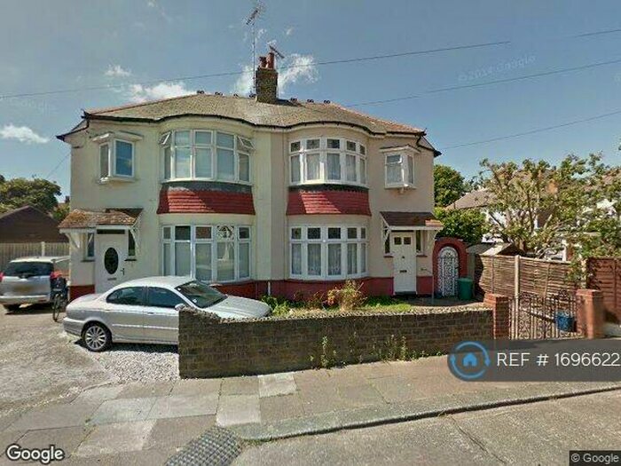 4 Bedroom Detached House To Rent In Highfield Close, Westcliff-On-Sea, SS0