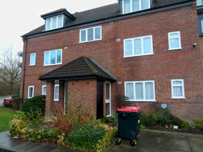 2 Bedroom Flat To Rent In Spingwood Crescent, Edgware, HA8