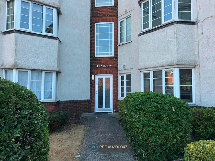 2 Bedroom Flat To Rent In Cecil Court, Bournemouth BH8