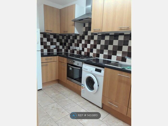 1 Bedroom Flat To Rent In Broxholm Road, London, SE27