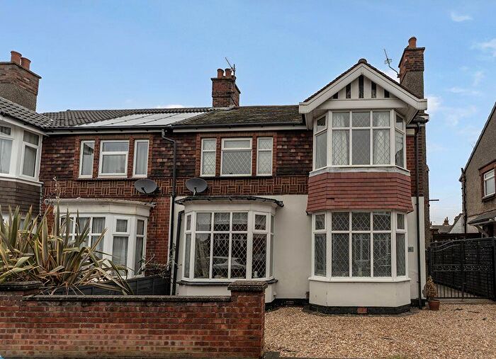 3 Bedroom Semi Detached House For Sale In Remillo Avenue, Grimsby, DN32