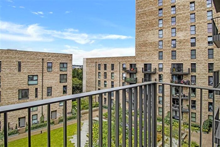 1 Bedroom Apartment To Rent In Kingfisher Heights, Bramwell Way, London, E16
