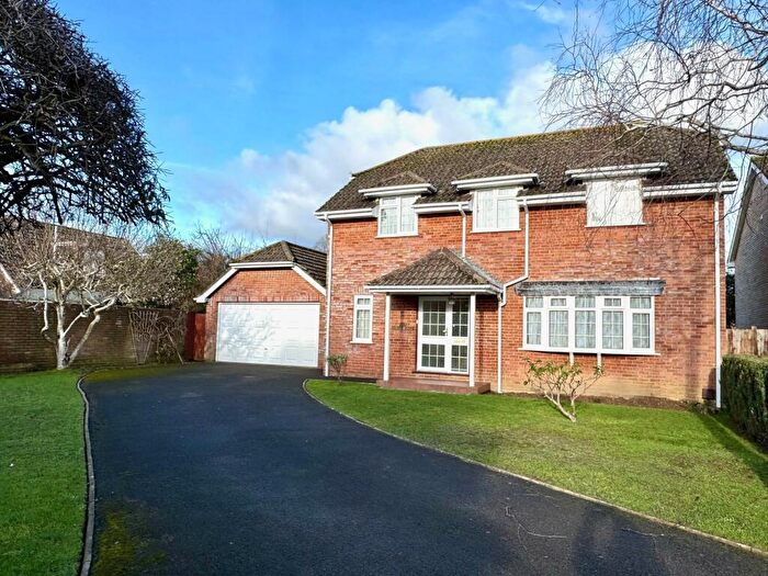 4 Bedroom Detached House For Sale In Larkshill Close New Milton Hampshire, BH25