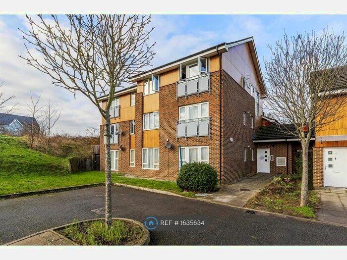 1 Bedroom Flat To Rent In Whiting Crescent, Faversham, ME13