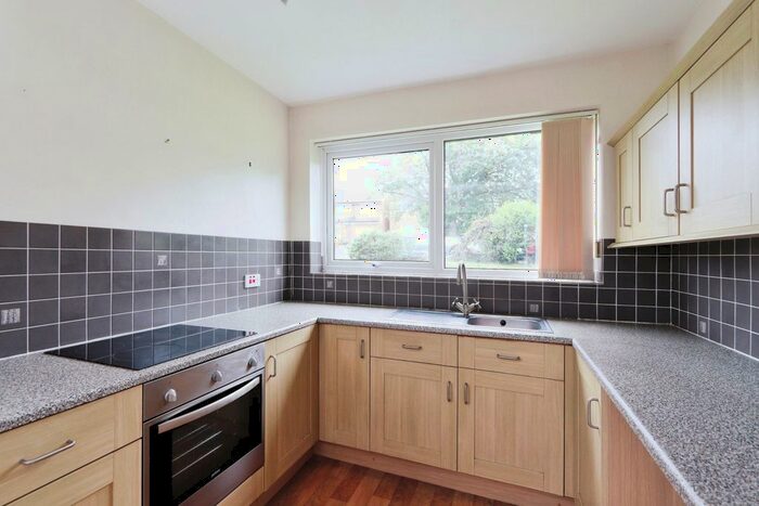 2 Bedroom Flat For Sale In Hallamshire Road, Sheffield, South Yorkshire, S10