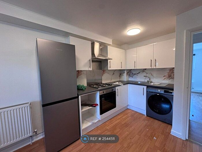 2 Bedroom Flat To Rent In Broadway Market, London, E8