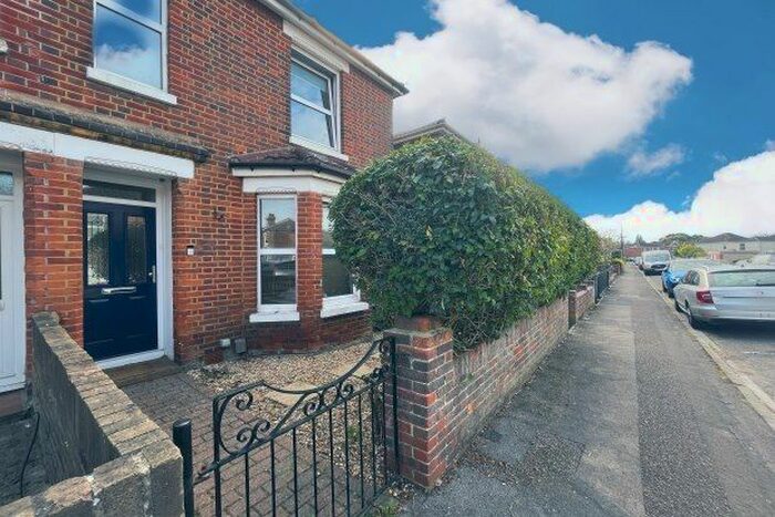 3 Bedroom Property To Rent In Macnaghten Road, Southampton, SO18