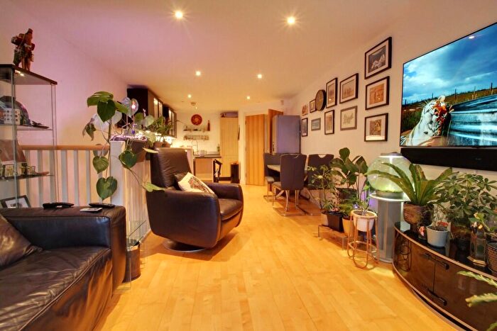 2 Bedroom Apartment To Rent In King Edwards Wharf, Sheepcote Street, Brindley Place, B16