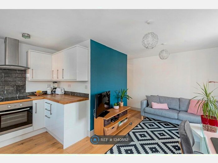 1 Bedroom Flat To Rent In Tideside Court, London, SE18