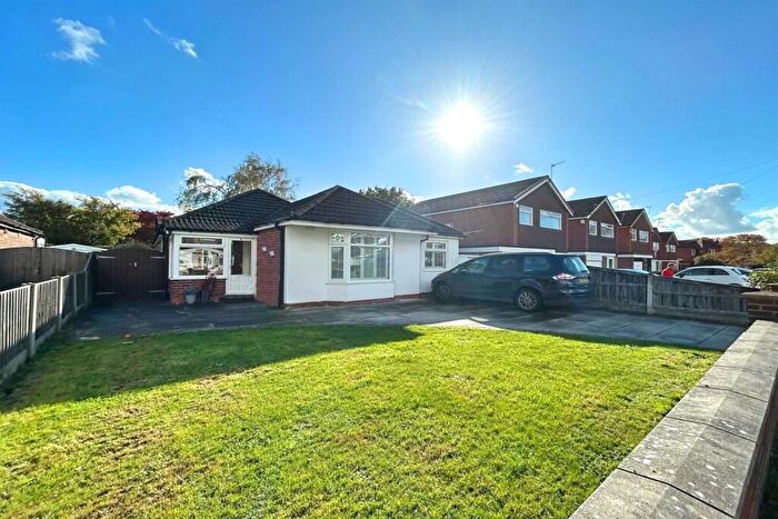 3 Bedroom Detached Bungalow For Sale In Stoneleigh Avenue, Sale, M33