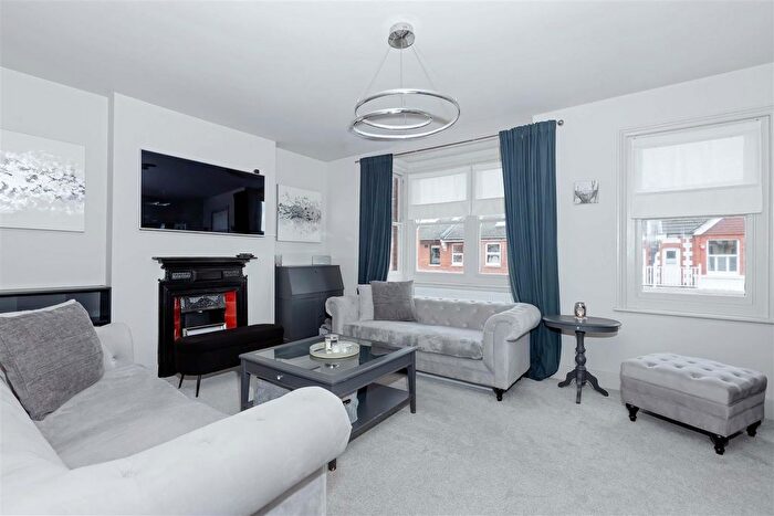 2 Bedroom Flat To Rent In Arundel Road, Brighton, BN2
