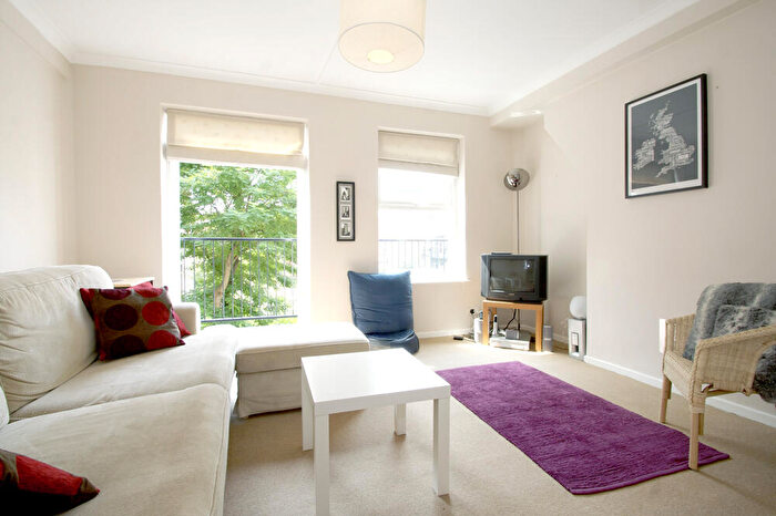 2 Bedroom Apartment To Rent In Riverside Mansions, Riverside Mansions, Milk Yard, Wapping, E1W