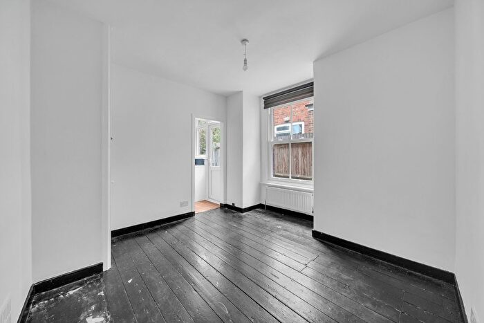 1 Bedroom Maisonette To Rent In Eastcombe Avenue, SE7