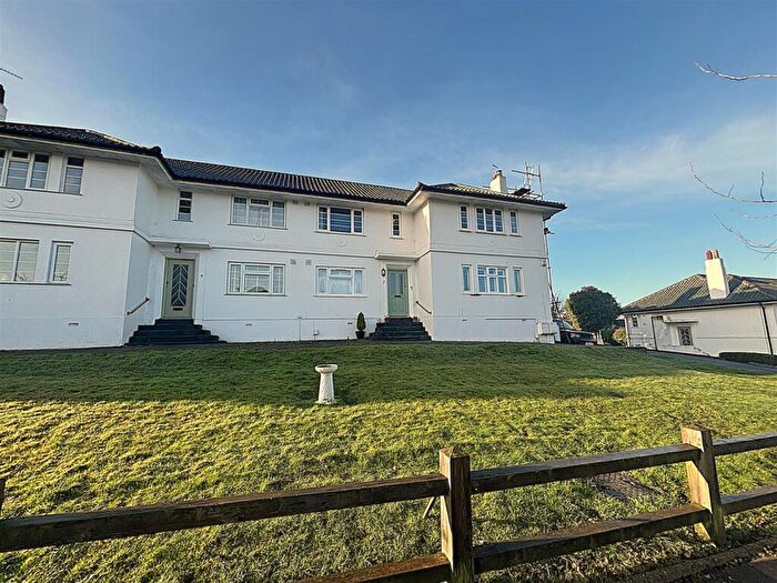 2 Bedroom Flat For Sale In Winchester Road, Bromley, BR2