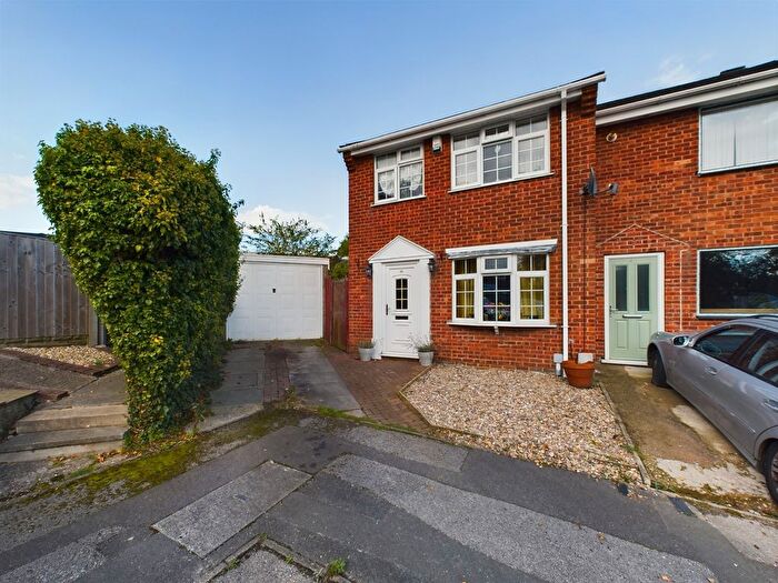 3 Bedroom Semi-Detached House To Rent In The Gardens, Ripley, DE5