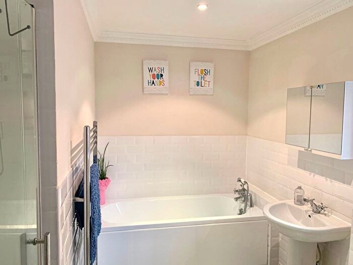 5 Bedroom Detached House For Sale In Maple Drive, Sudbrooke, Lincoln, LN2