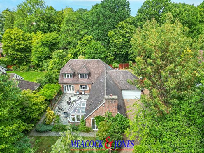 4 Bedroom Detached House For Sale In The Glade, Hutton Mount, Brentwood, CM13