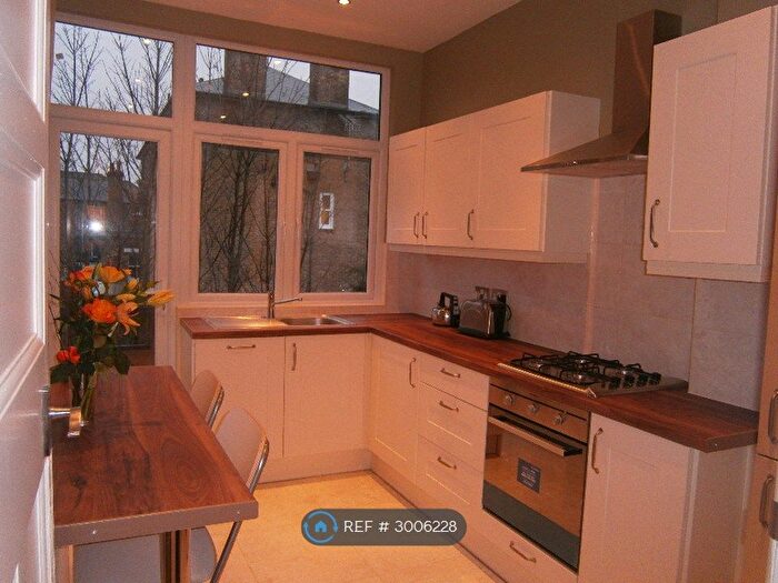 4 Bedroom Maisonette To Rent In Kerrison Road, Ealing, W5