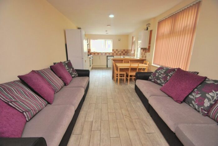 7 Bedroom Terraced House To Rent In Monthermer Road, Cathays, CF24