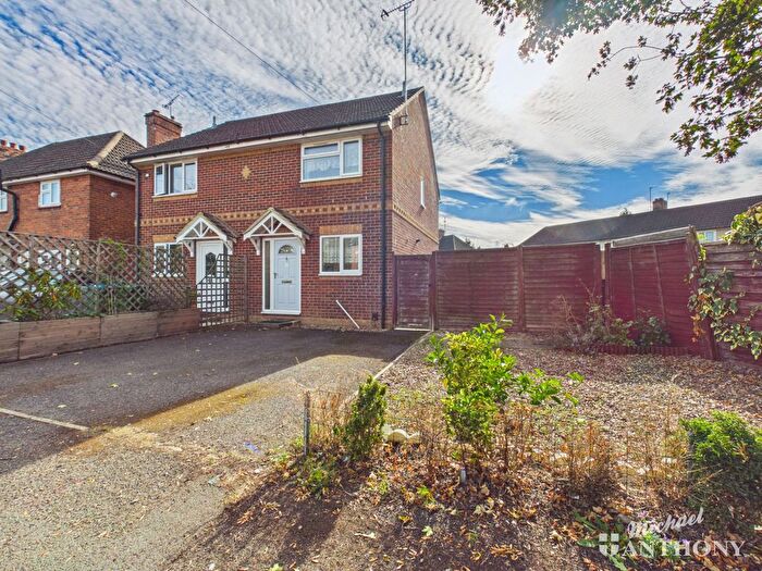 2 Bedroom Semi-Detached House For Sale In York Place, Aylesbury, HP21