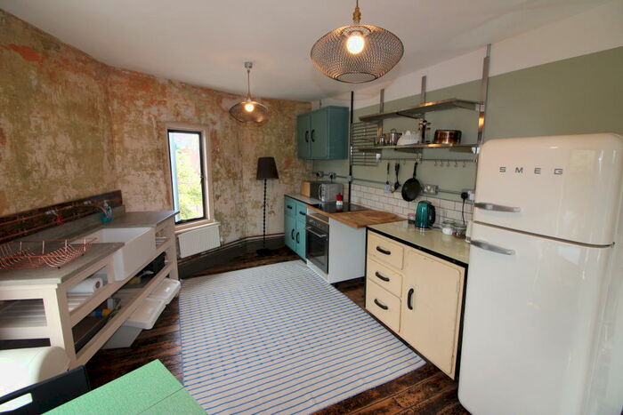 2 Bedroom Flat To Rent In Tachbrook Road, Leamington Spa, CV31