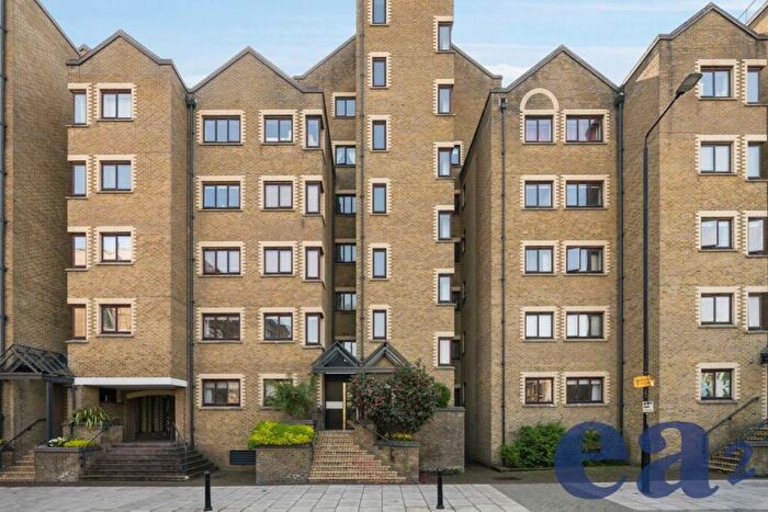 Flat To Rent In Wapping High Street, Wapping, E1W