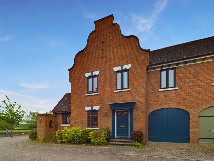 5 Bedroom Semi-detached House To Rent In Waterside Drive, Mounsorrel, LE12